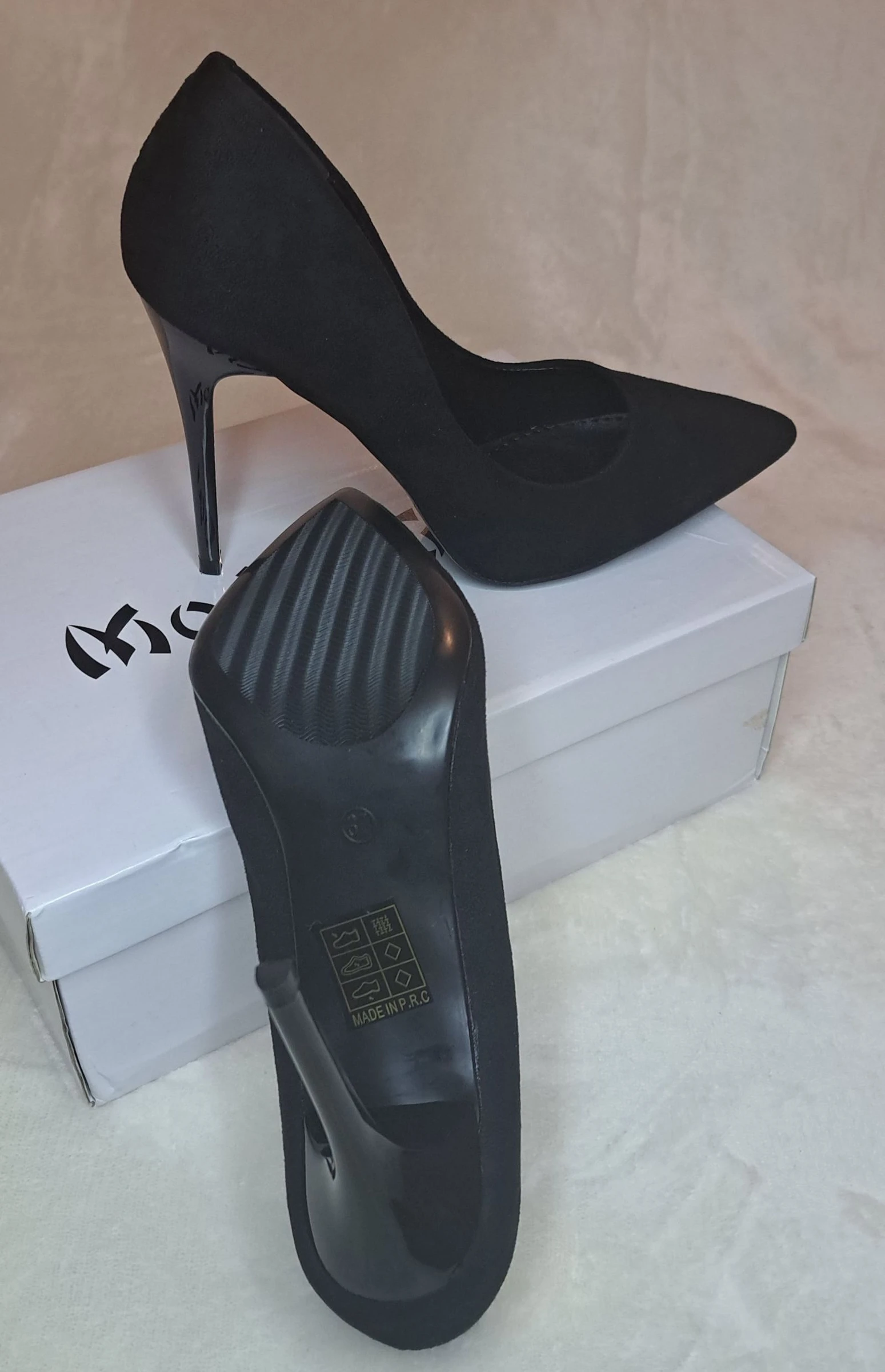 Zwarte suède hoge hakken • Stiletto-stijl • Maat 37 – photo 5